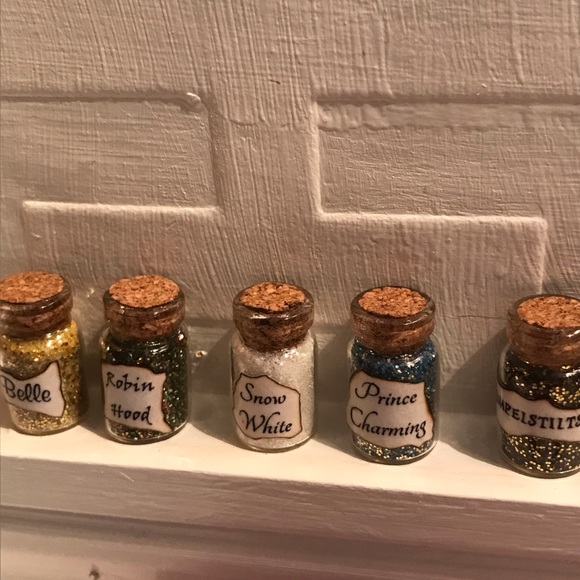 Mini Glitter Fairy Dust Tale Bottles Snow White Belle Capt Hook Dollhouse Jars - Picture 4 of 6